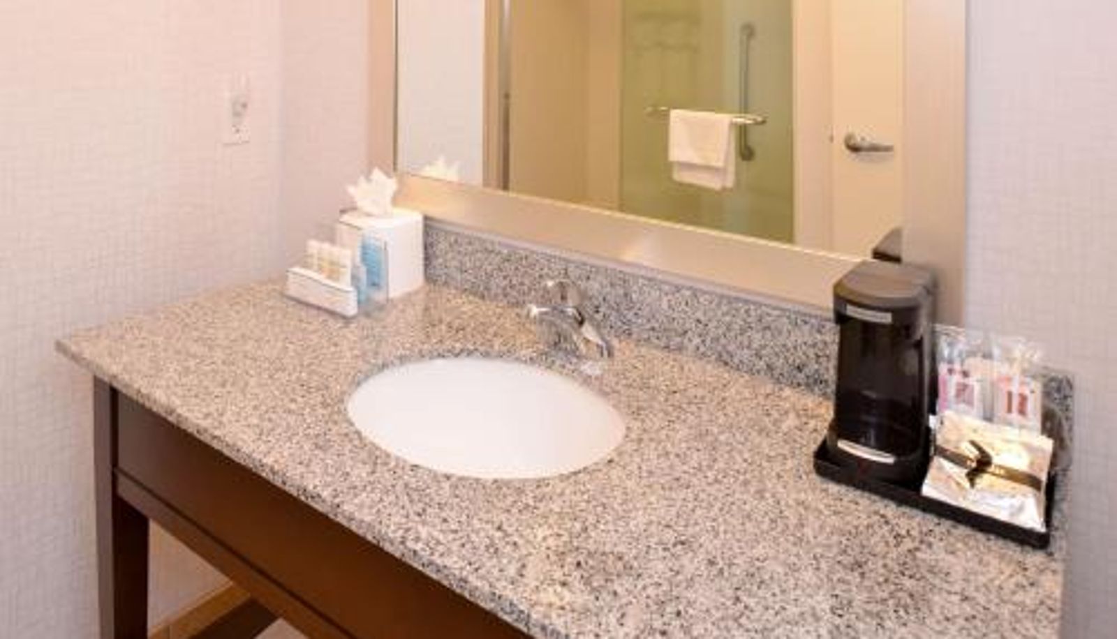 Badezimmer - Hampton Inn Omaha Midtown-Aksarben