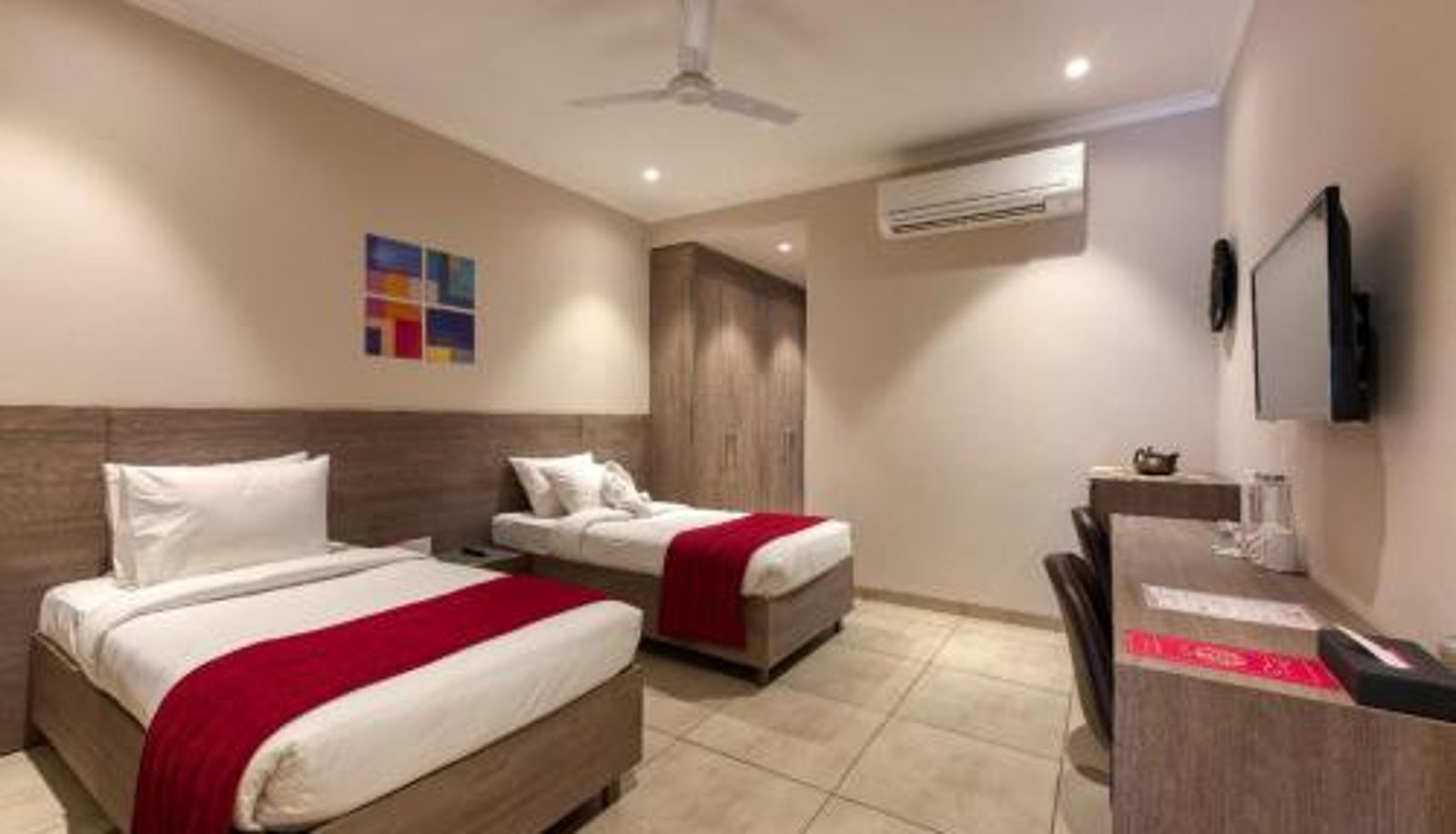 Chambre - ROSASTAYS Gurugram Golf Course