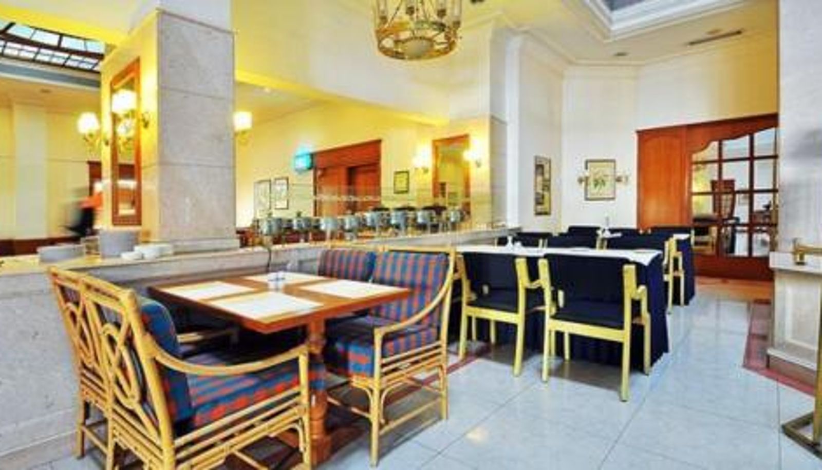 Ontbijtzaal in het restaurant - Abad Atrium