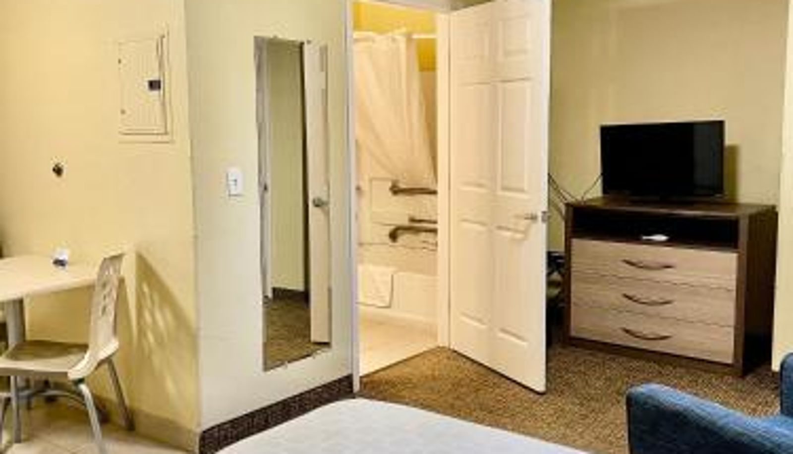 Kamer - Suburban Studios Fort Myers Cape Coral