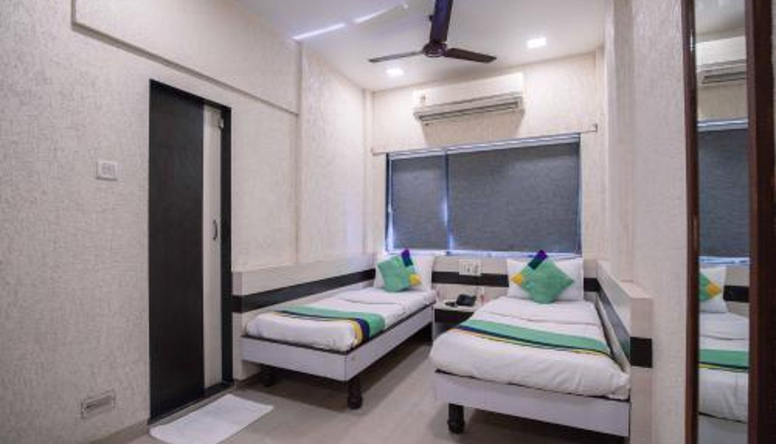 Zimmer - Treebo Hiramani Parel Lalbaug