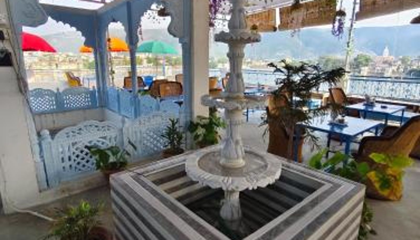 Breakfast room within the restaurant - Hotel Bharatpur Palace