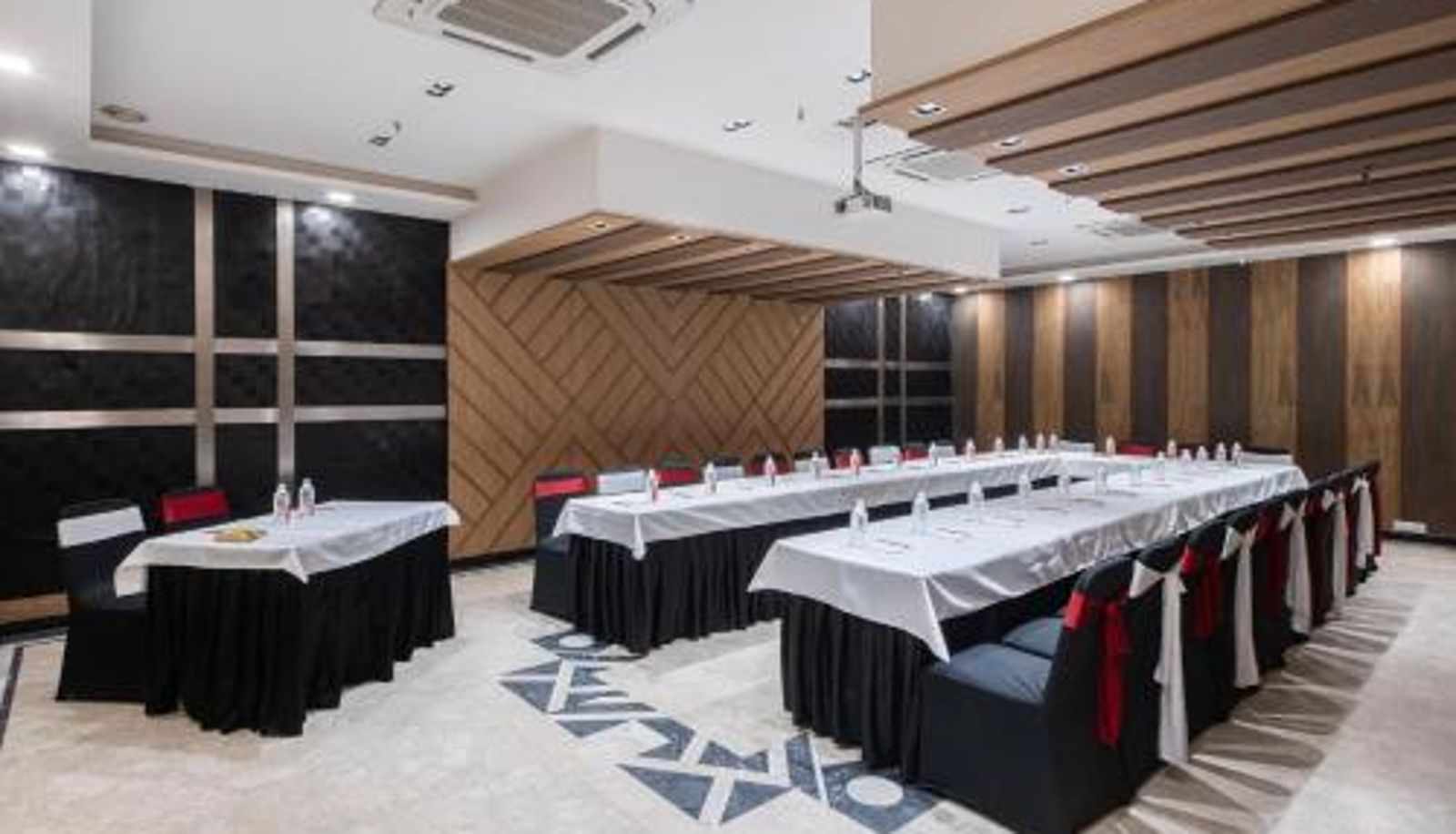 Conference room - The Suncourt Hotel Yatri