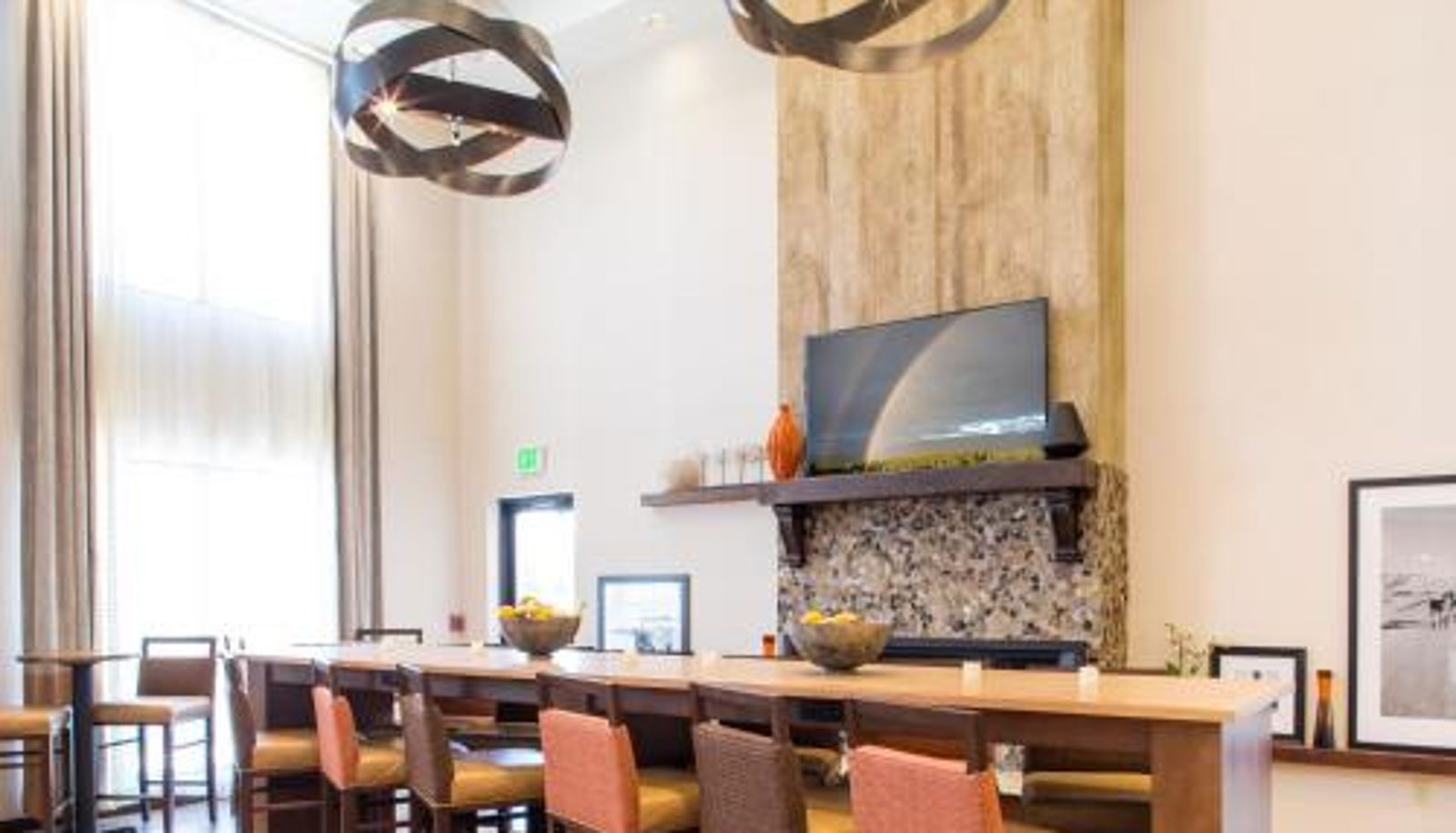 Sala de desayunos dentro del restaurante - Hampton Inn & Suites Whitefish