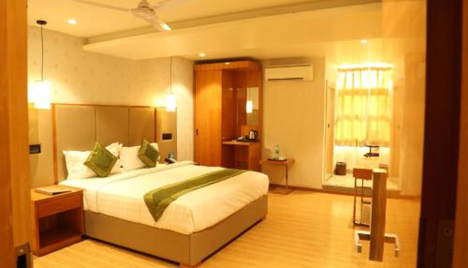 Room - Hotel Reva Regency