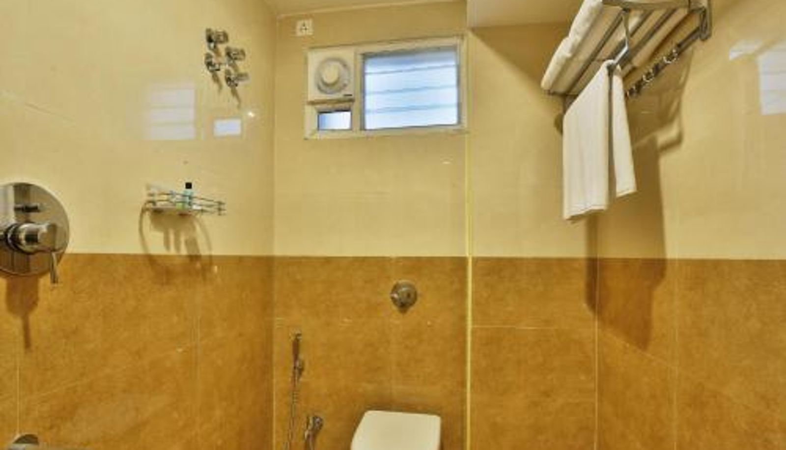 Bagno - Hotel Ramtel inn
