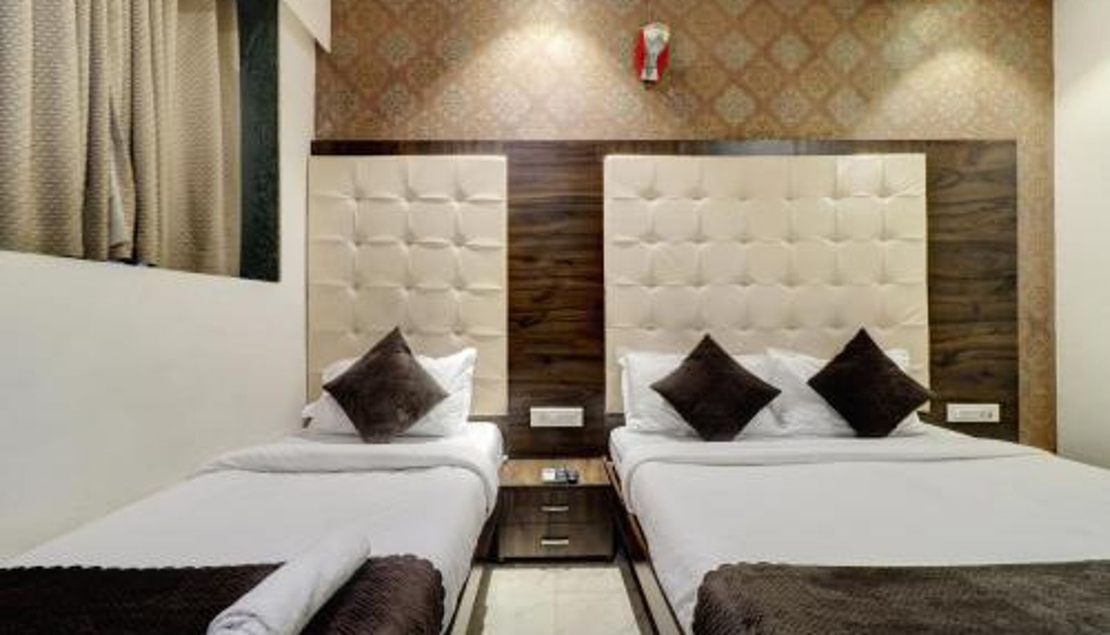 Dreibettzimmer - Hotel A. K. International - Fort