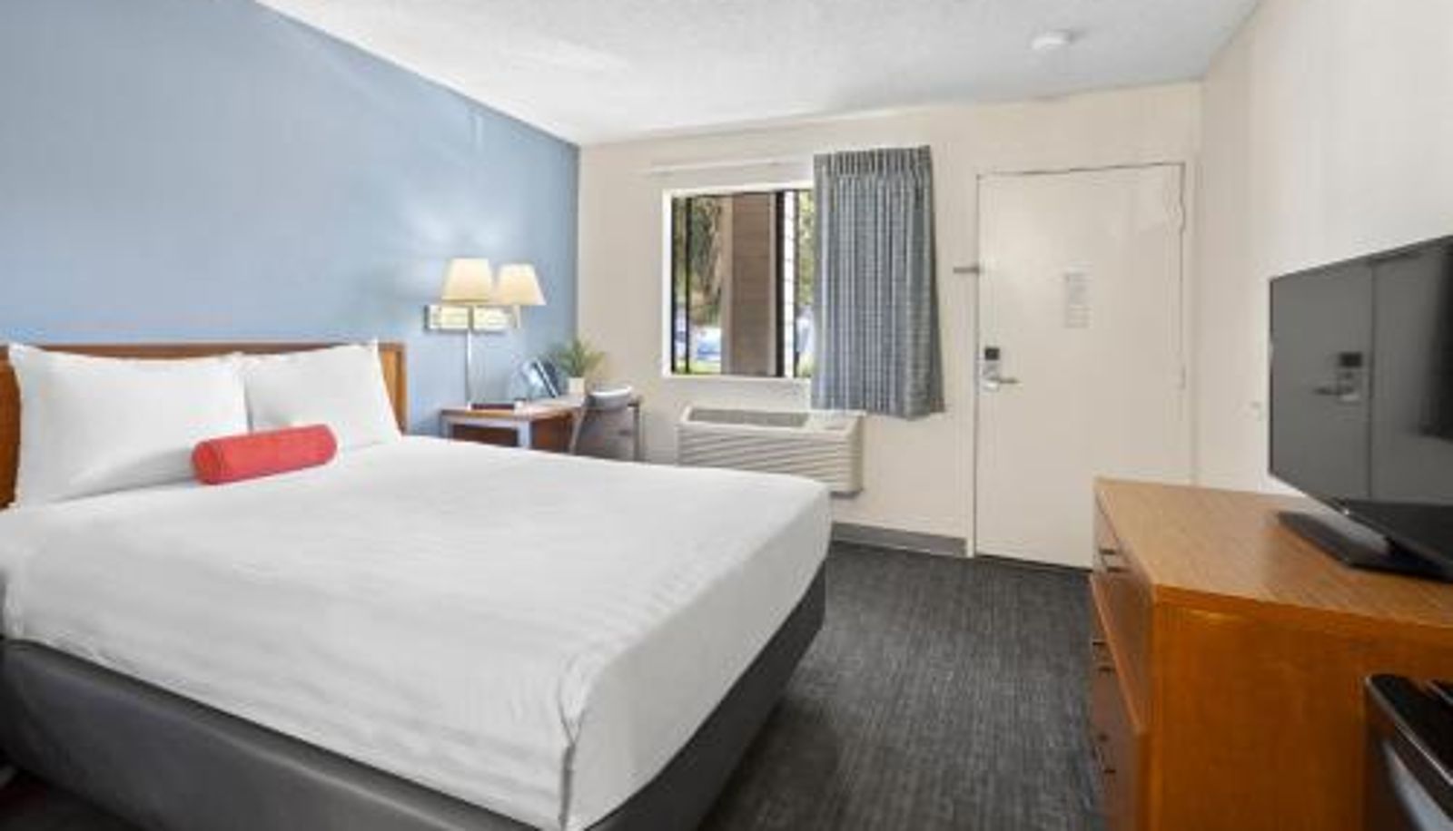 Zimmer - Good Nite Inn Calabasas
