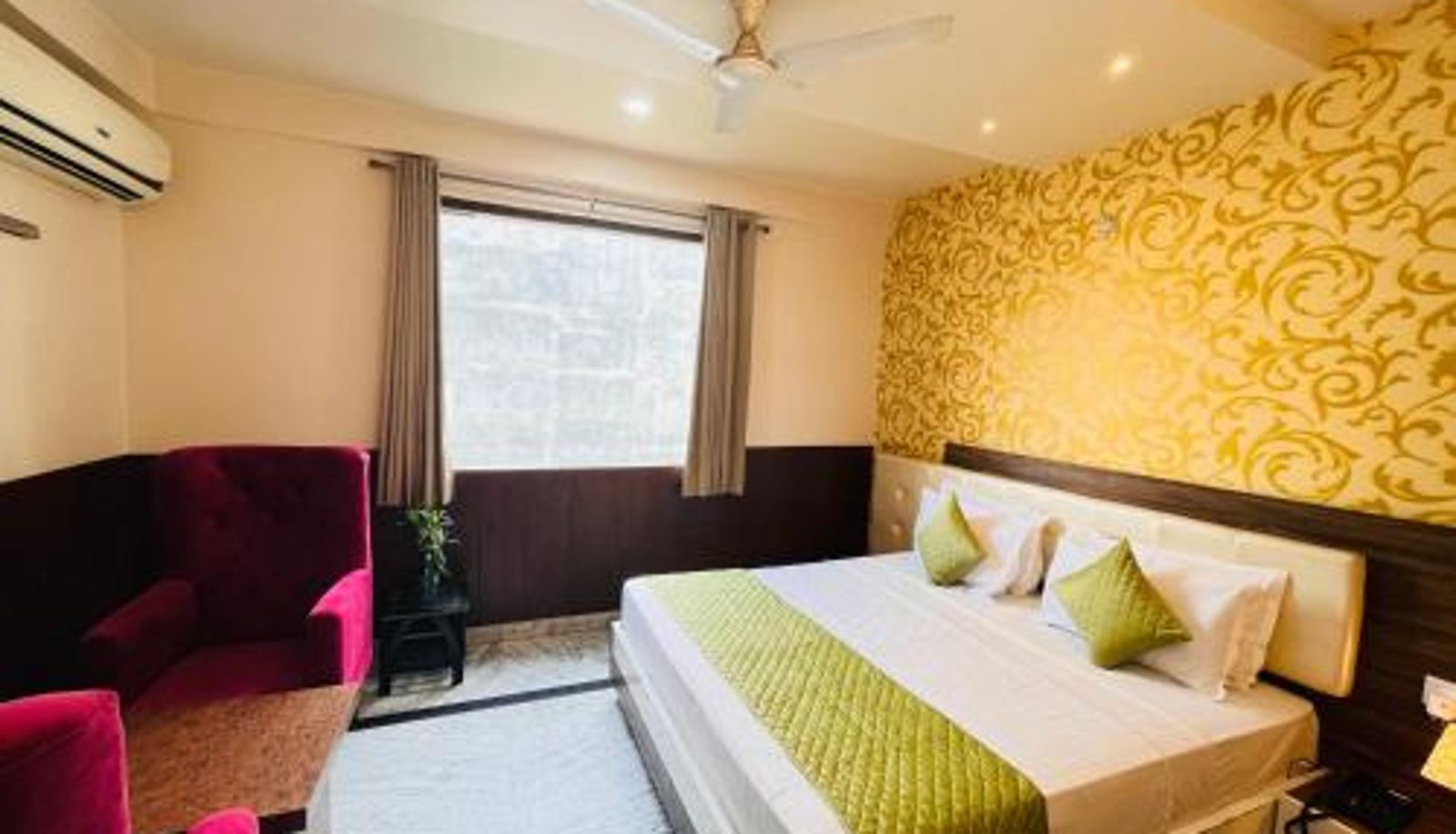 Info - Hotel The Leaf - Gomti Nagar Lucknow
