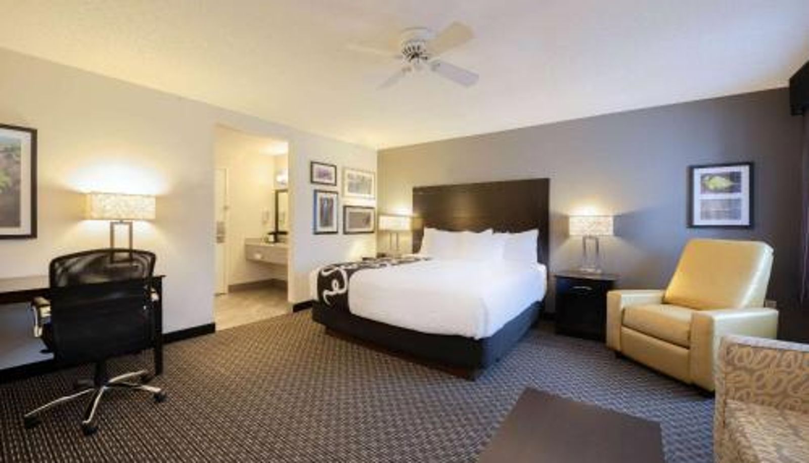 Kamer - La Quinta by Wyndham Cleveland Macedonia