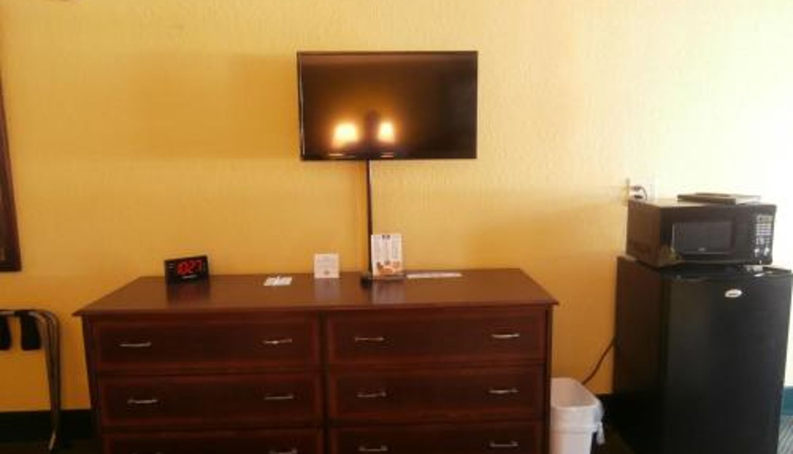 Zimmer - America's Best Value Inn Conyers