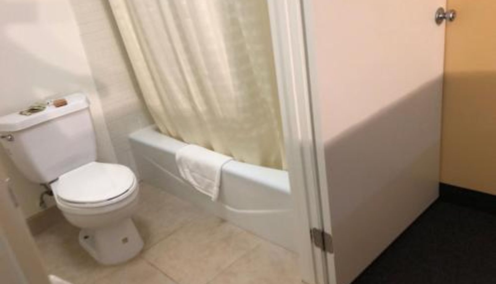 Camera standard - Luxury Inn