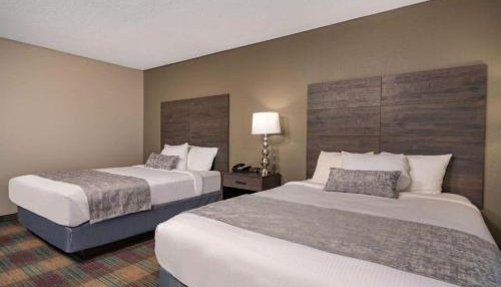 Standard room - Baymont Inn Baldwin