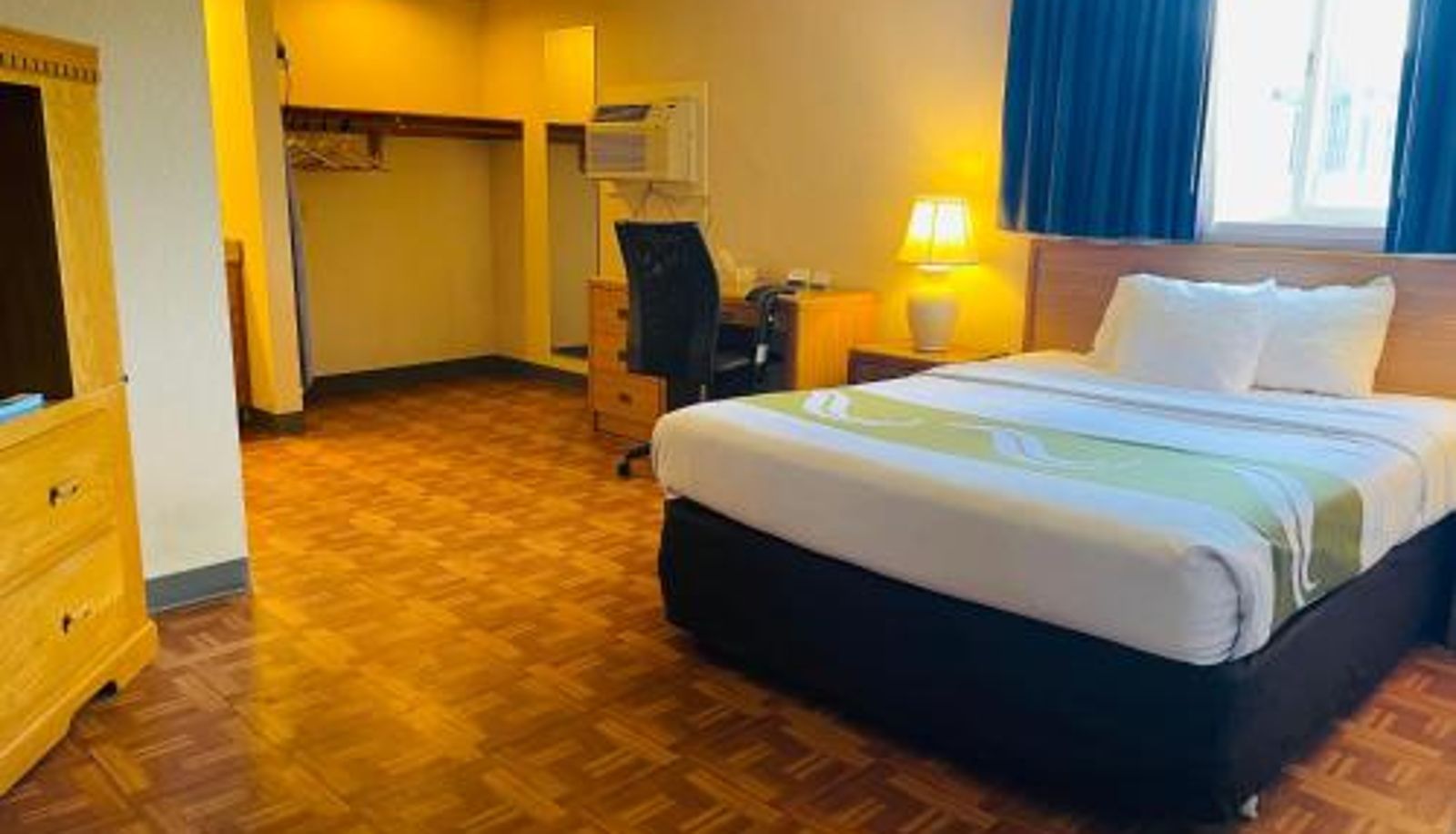 Zimmer - America's Best Value Inn Sandpoint