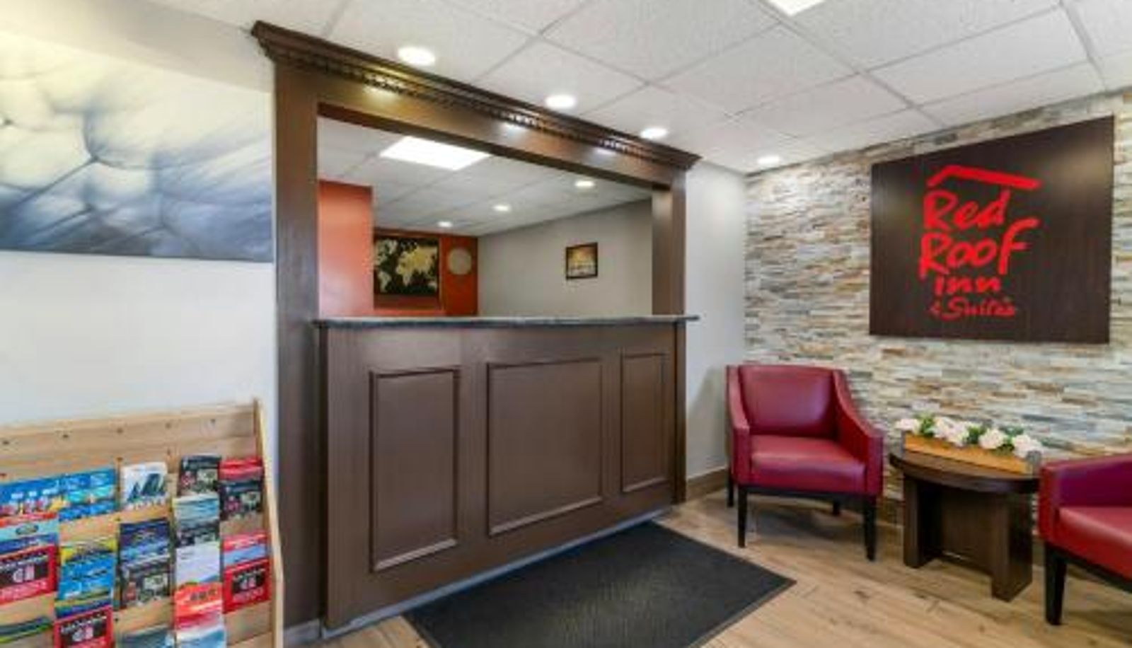 Rezeption - Red Roof Inn & Suites Swansea