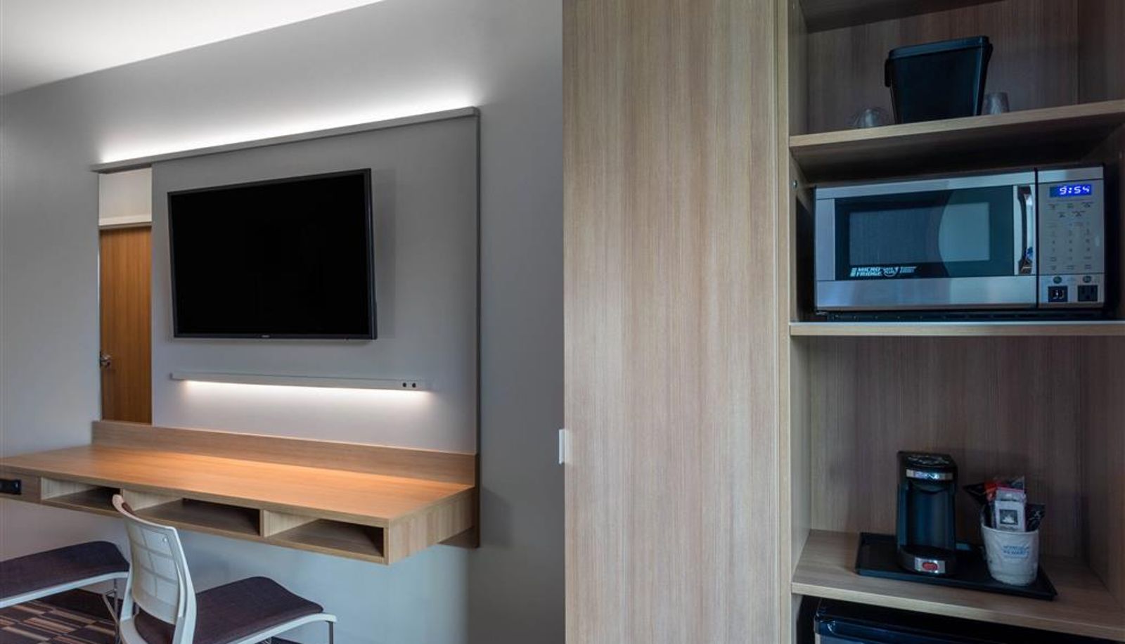 Room - Microtel Inn & Suites by Wyndham Amsterdam