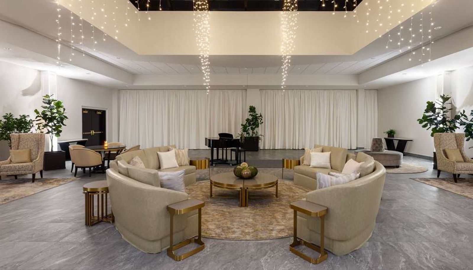 Lobby - Legacy Hotel Trademark Collection by Wyndham