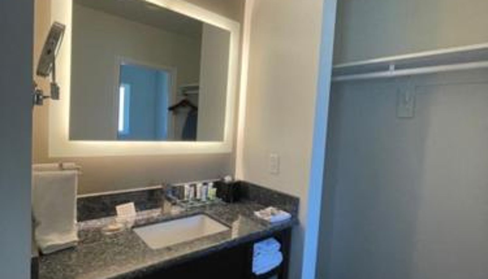 Standardzimmer - Hi View Inn & Suites