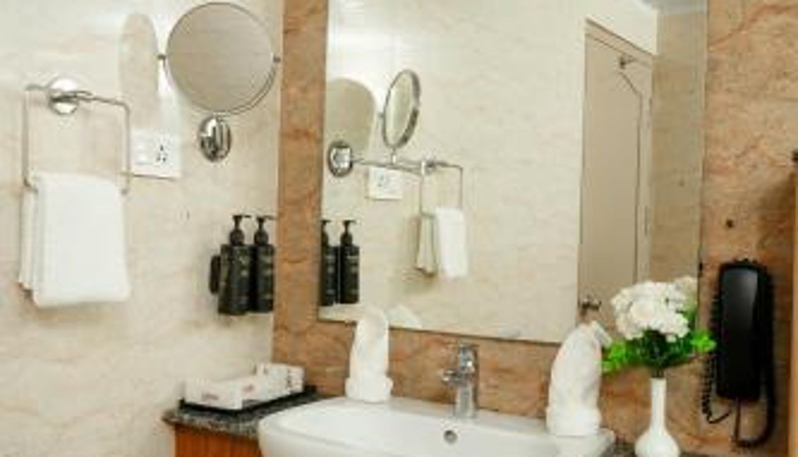 Info - D Fort Hotel Kollam