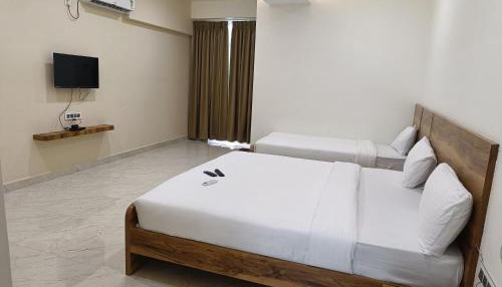 Triple room - RK COMFORTS