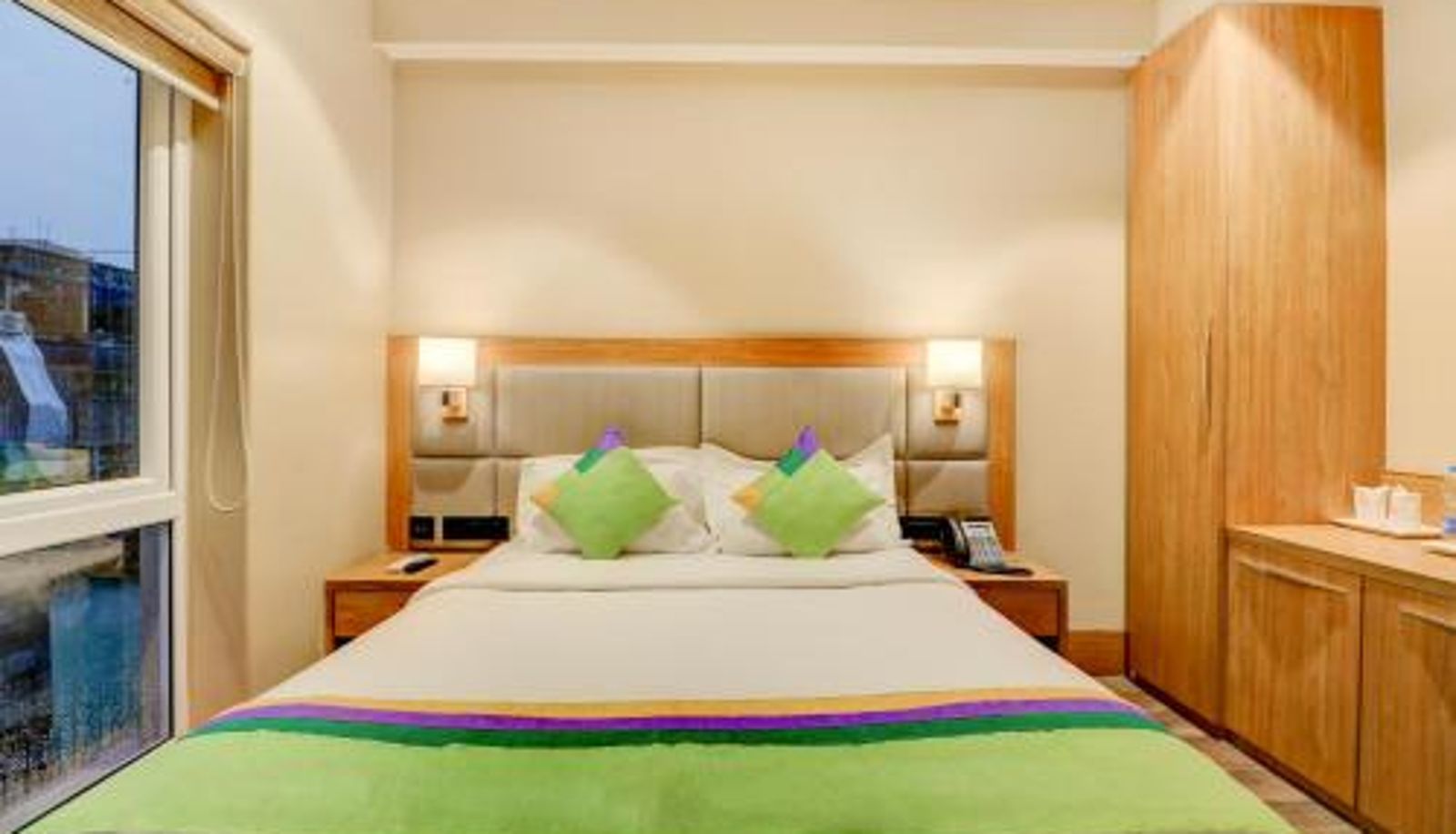 Room - Lake Town Treebo Radhe Palace