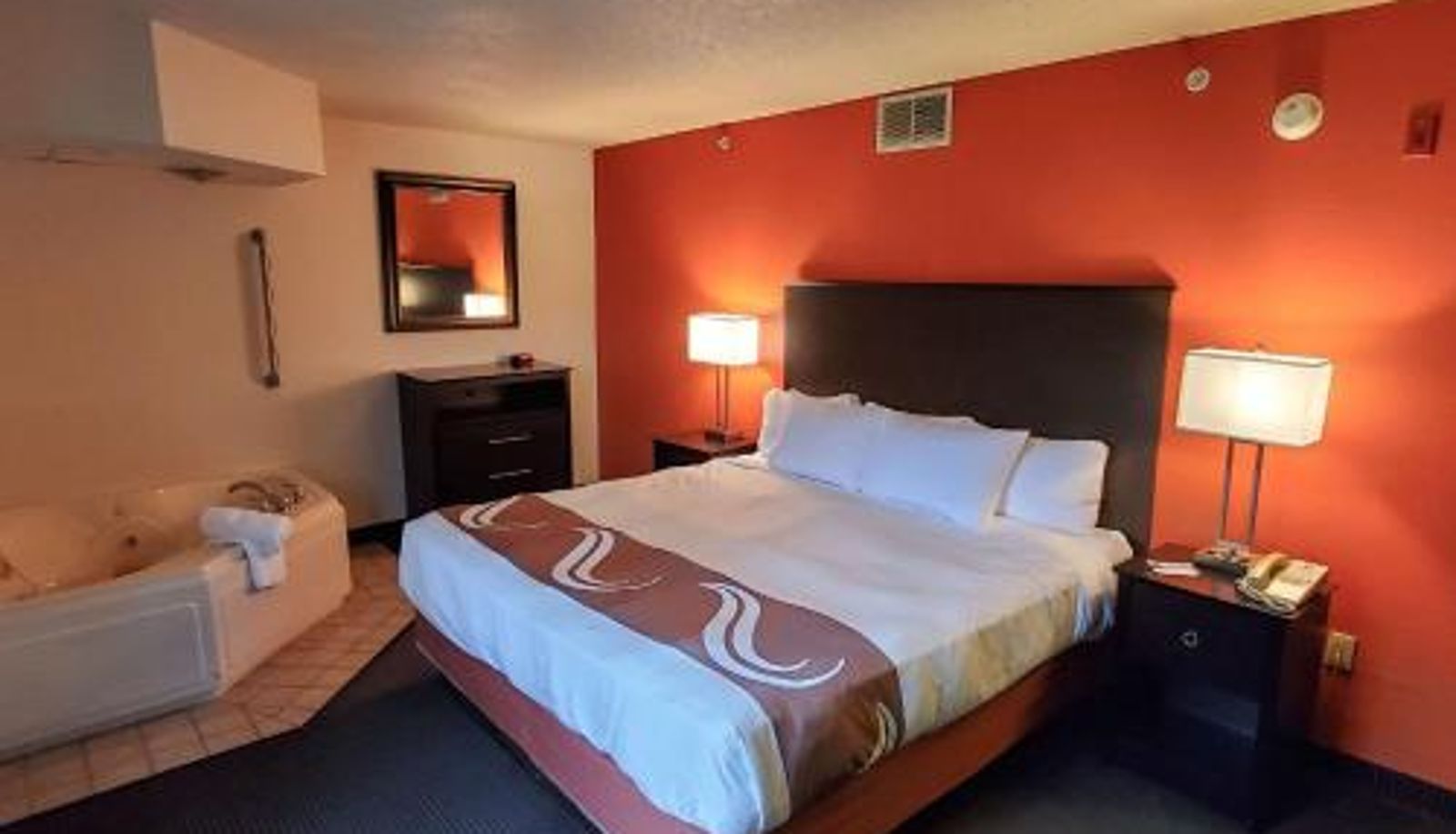 Camera - Quality Inn Atchison