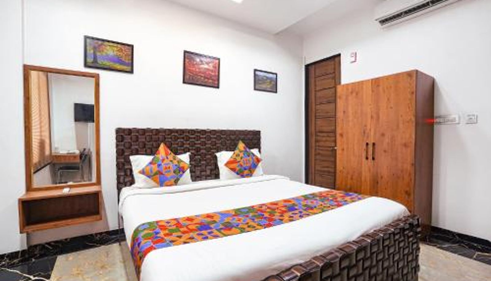 Info - FabHotel Villa De Benares - Nr Tulsi Manas Mandir