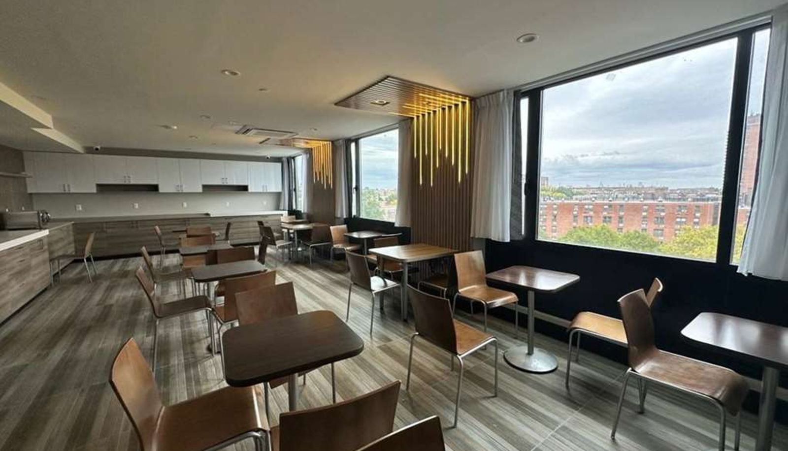 Restaurant - Days Inn by Wyndham Brooklyn / Eastern Parkway