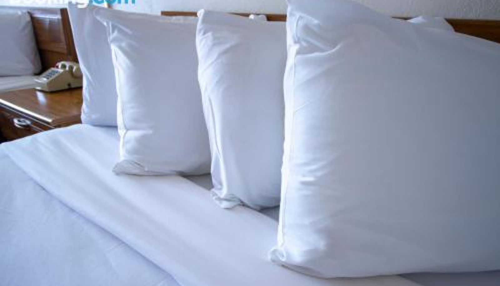 Info - Terrace Bay Hotel - Lakefront