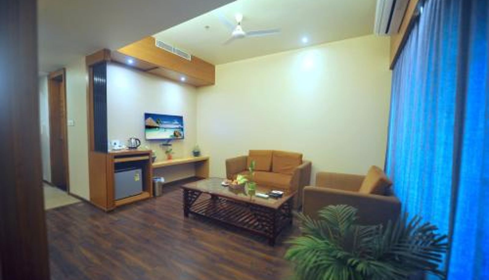 Info - Pipul Padmaja Premium Hotel