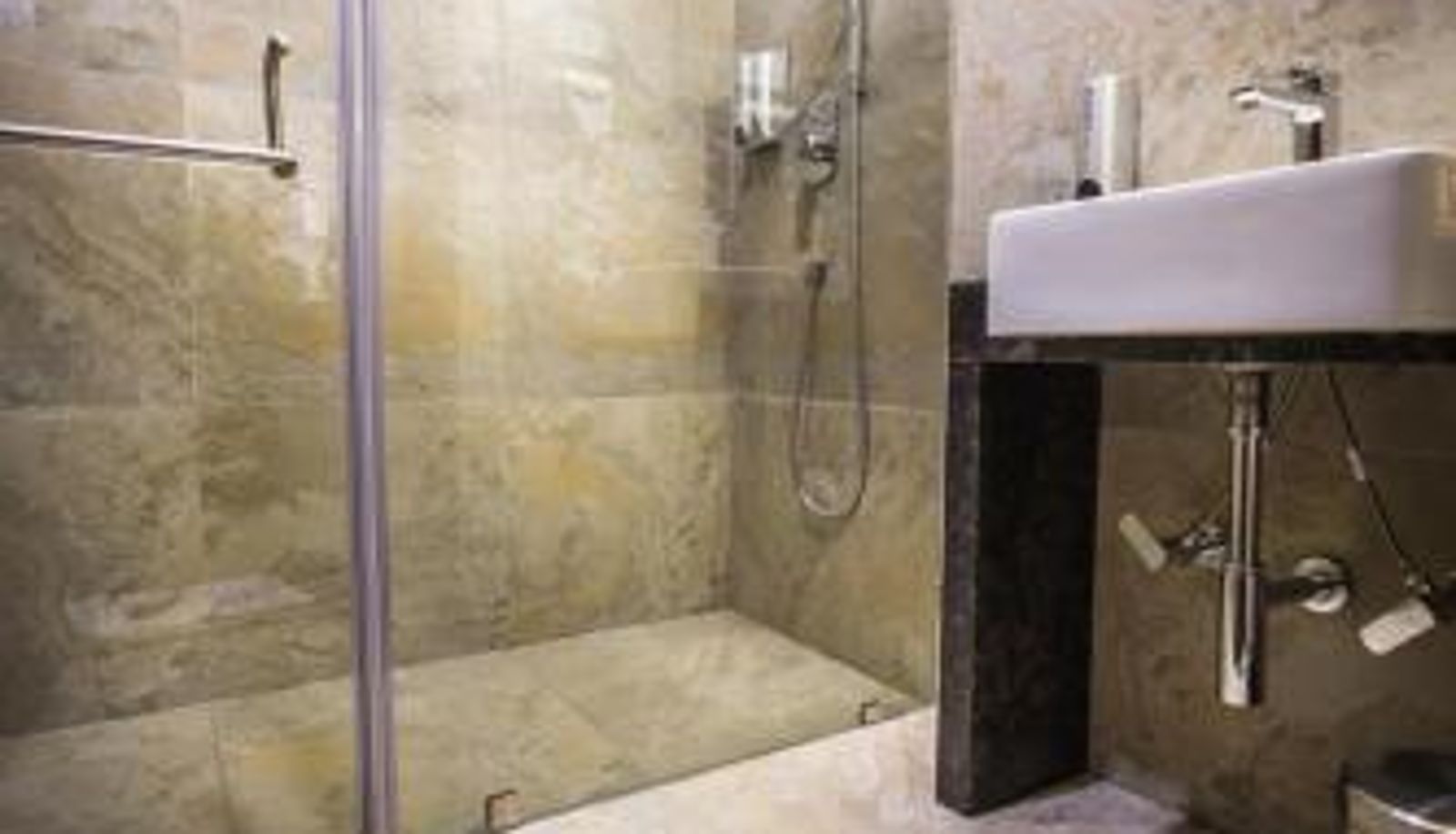 Badezimmer - Hotel Asansol International