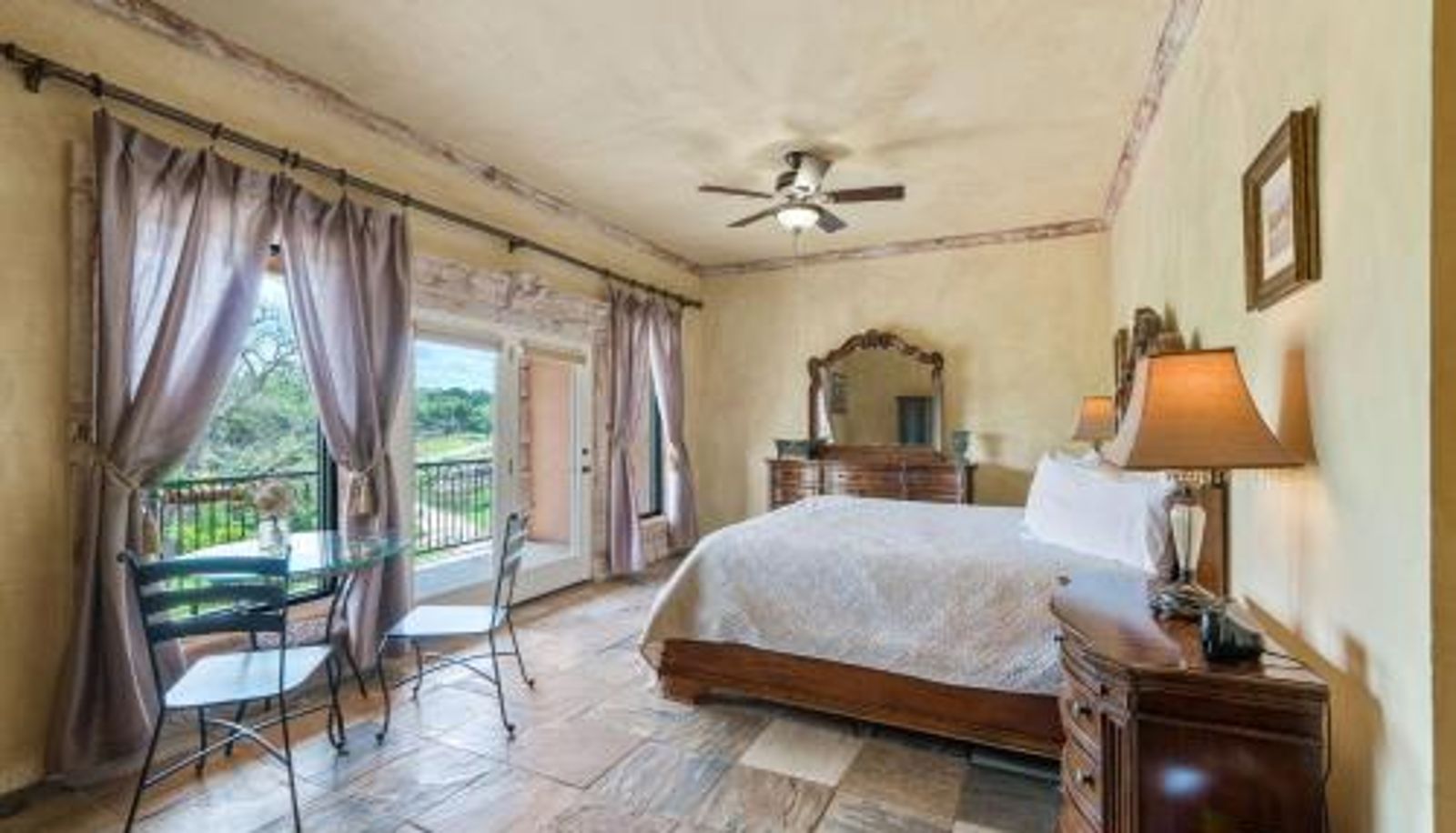 Info - Blanco Riverside Cottages