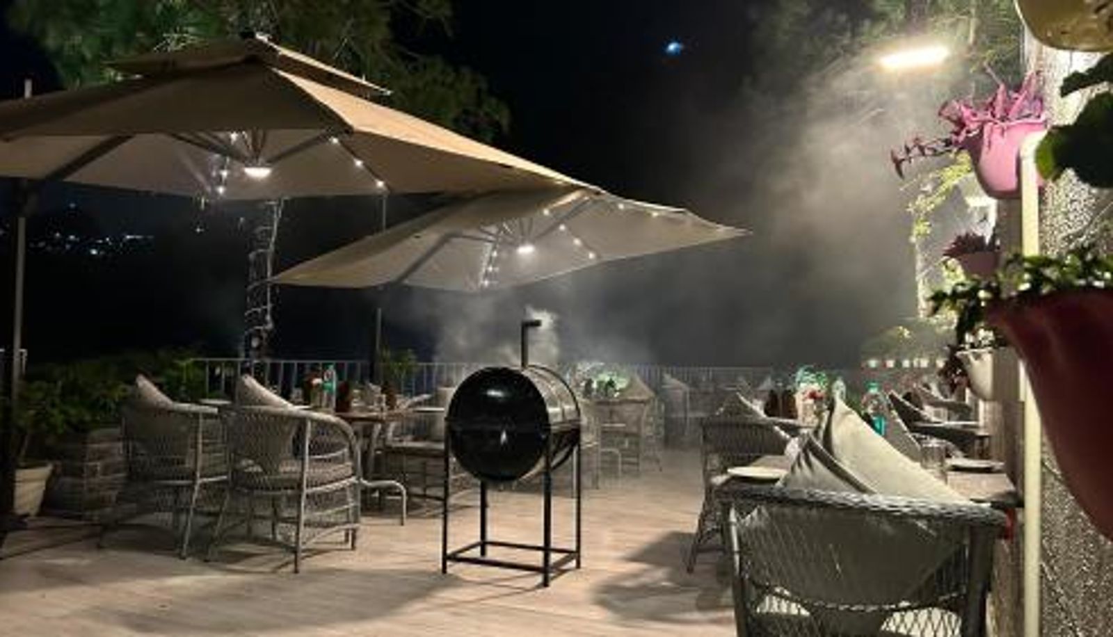 Ontbijtzaal in het restaurant - OREN Kasauli