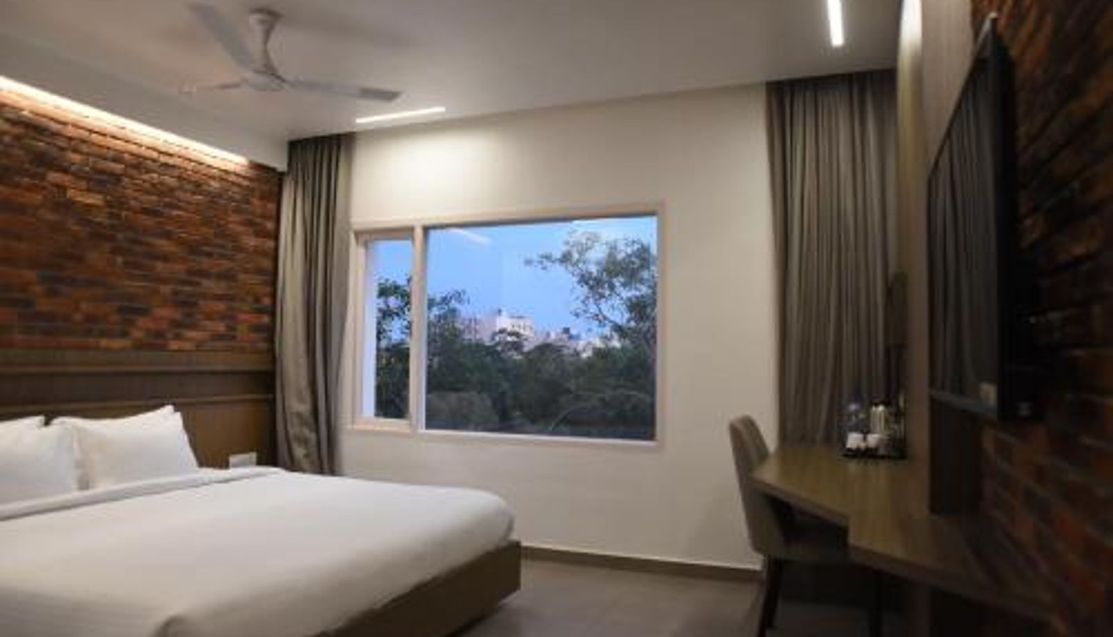 Zimmer - RATHNA RESIDENCY - Near US CONSULATE
