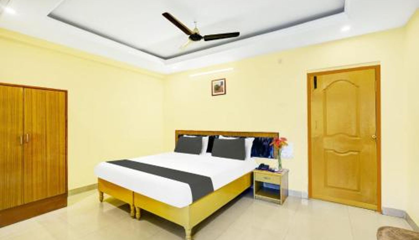 Driepersoonskamer - Hotel O Padmavathi Puram Near Railway Station