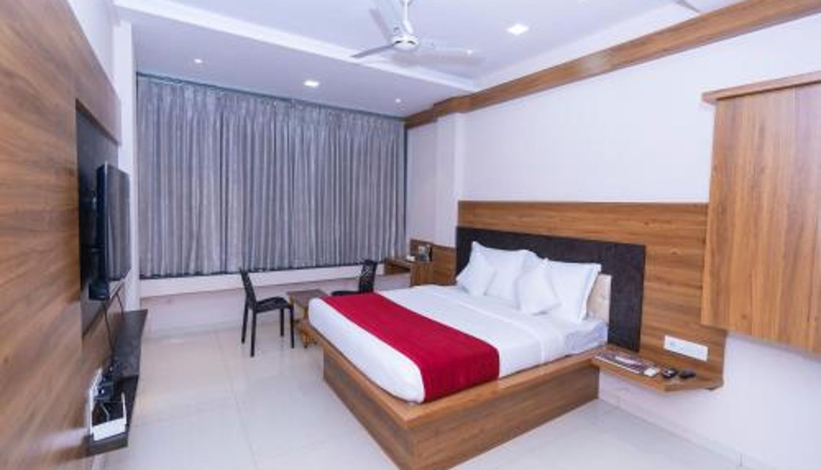 Room - Hotel Chiranjeevi Kolhapur