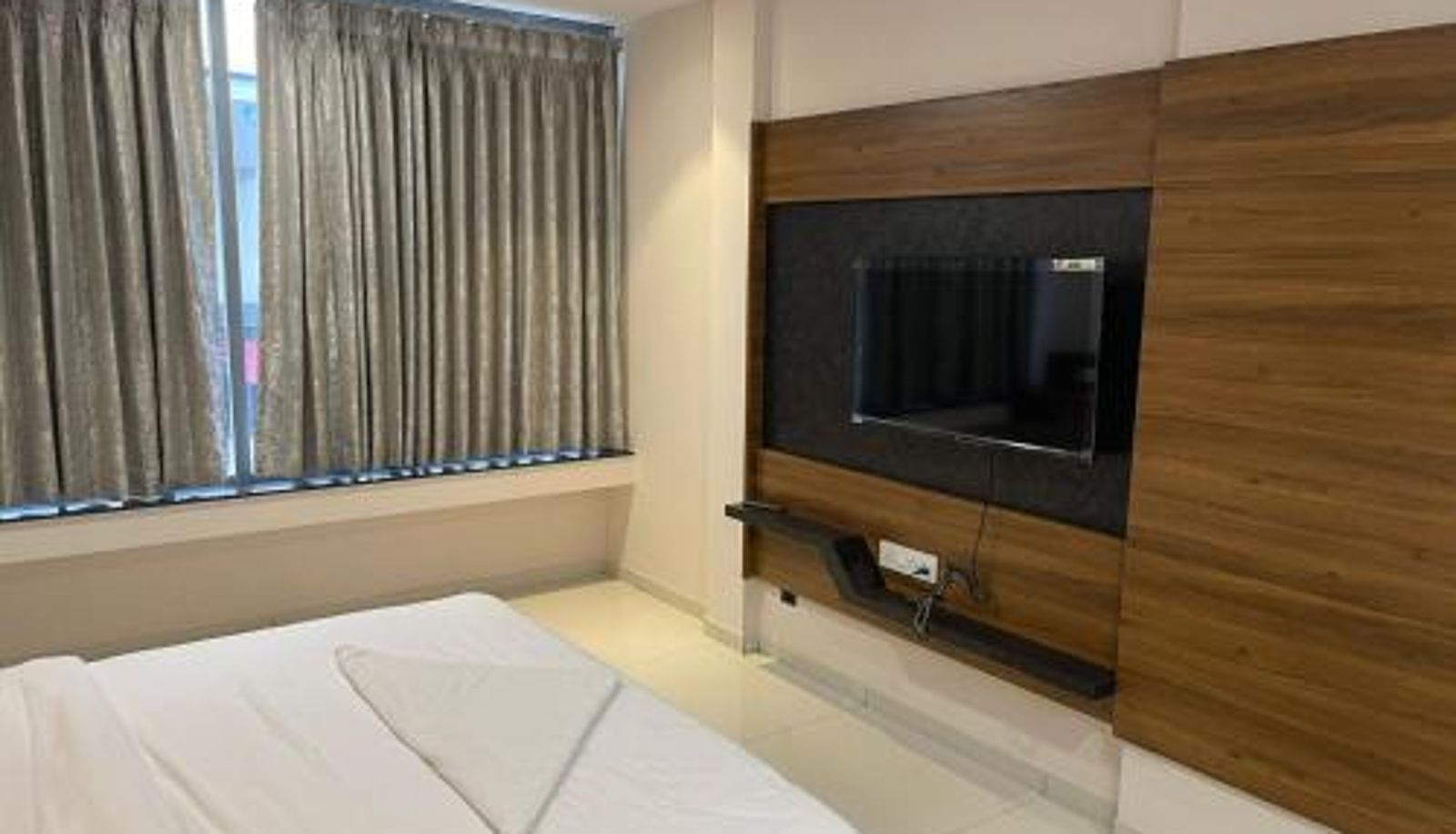 Room - Hotel Chiranjeevi Kolhapur