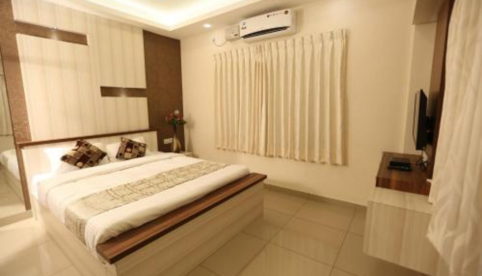 Zimmer - Benaka Suites