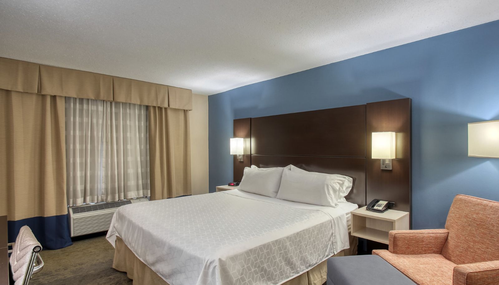 Zimmer - Holiday Inn & Suites ATLANTA AIRPORT-NORTH by IHG