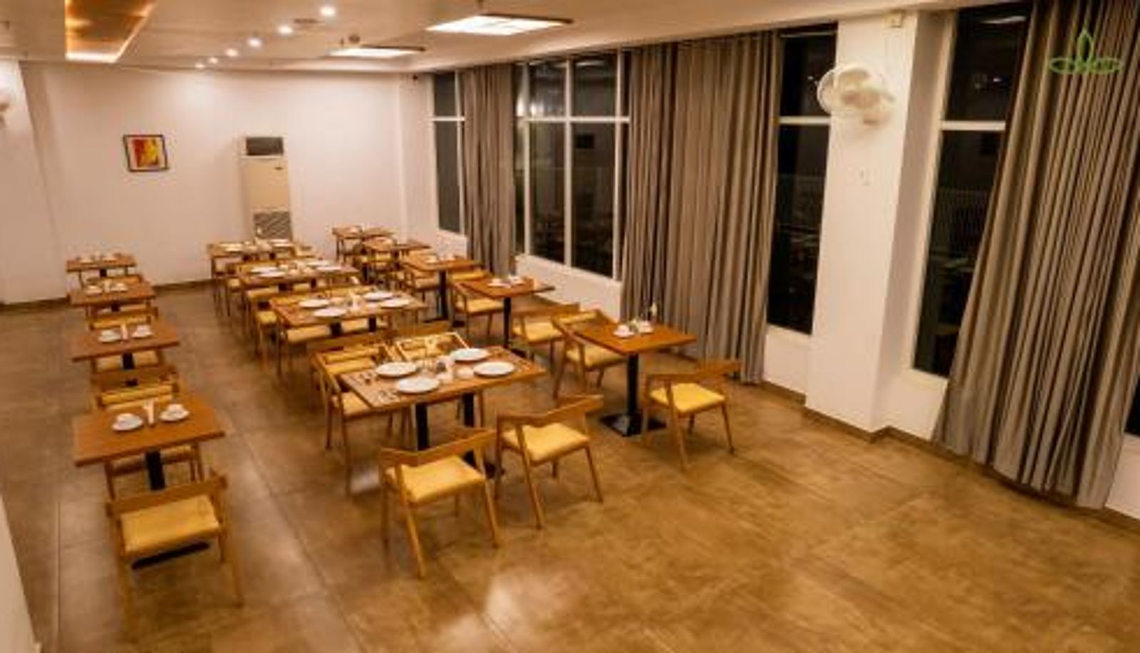 Sala prima colazione all'interno del ristorante - Manipal Tea Tree Suites