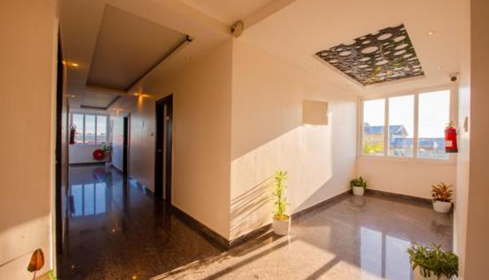 Reception - Hotel Horizon Hues
