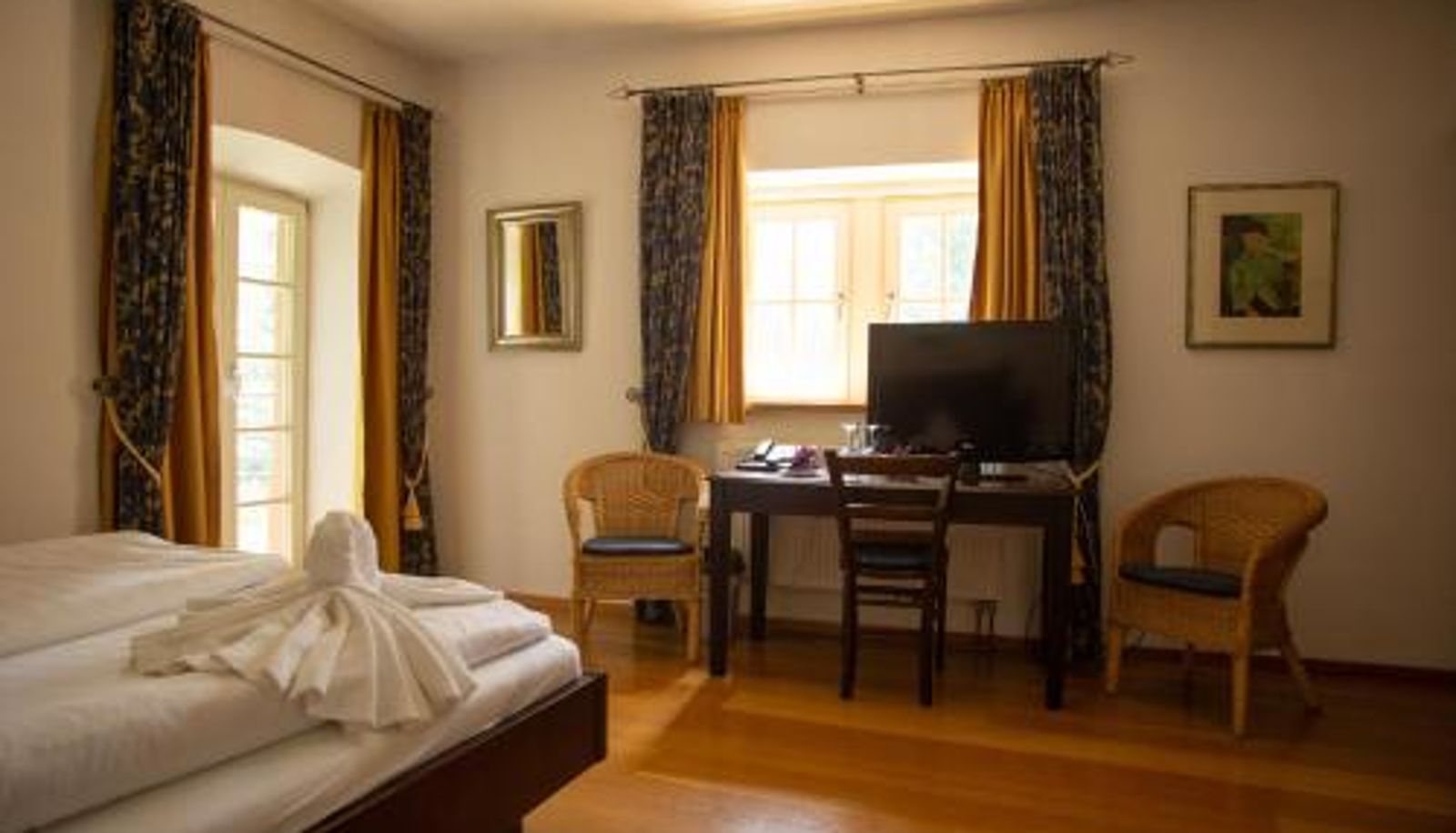 Información - Hotel Burg Kerpen