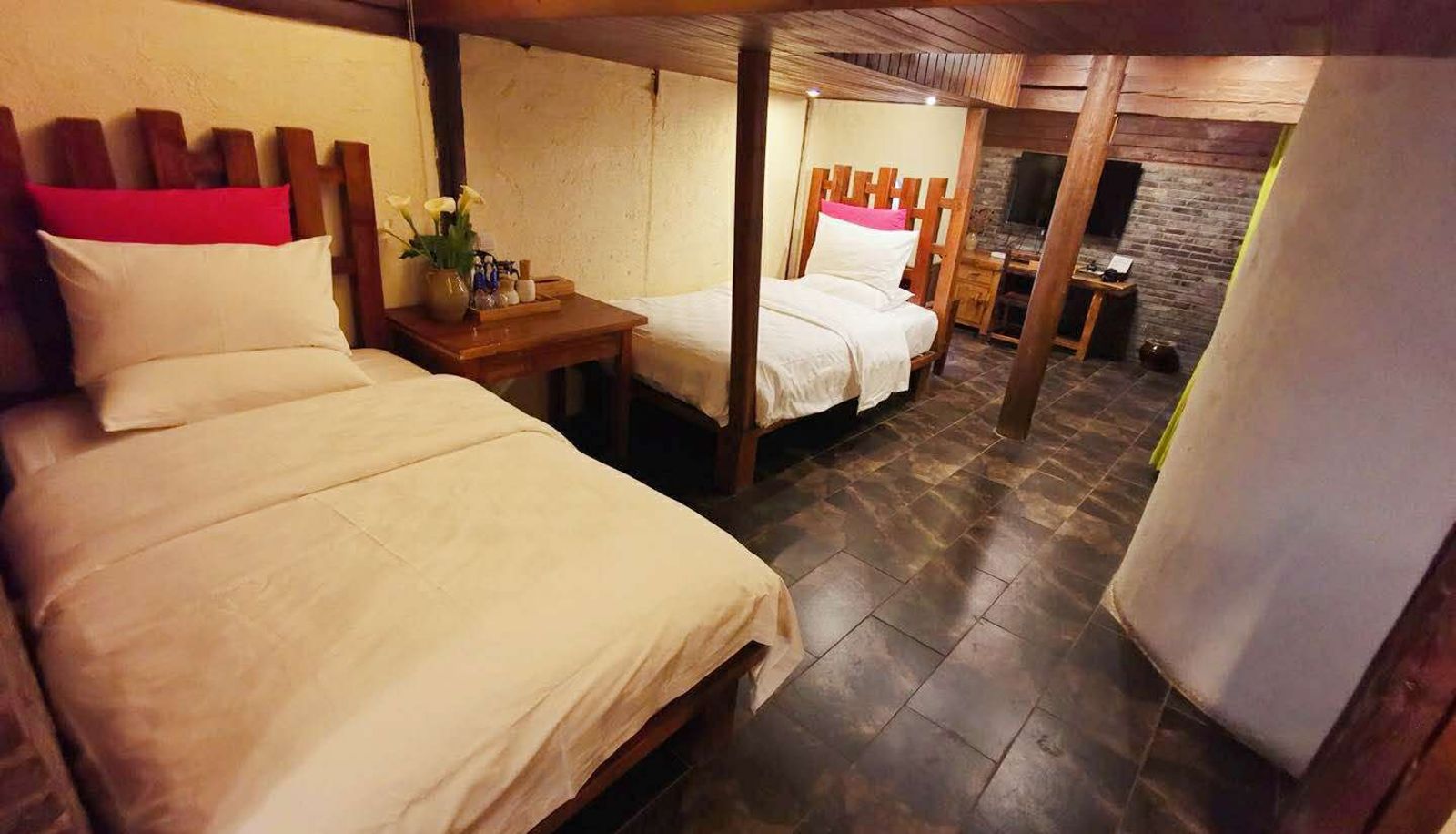 Room - Lijiang huajiantang · Tinghe