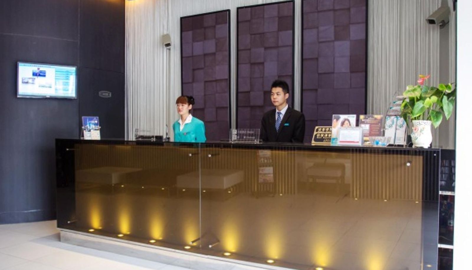 Lobby - Jinjiang Inns Shanghai car pier studio shop