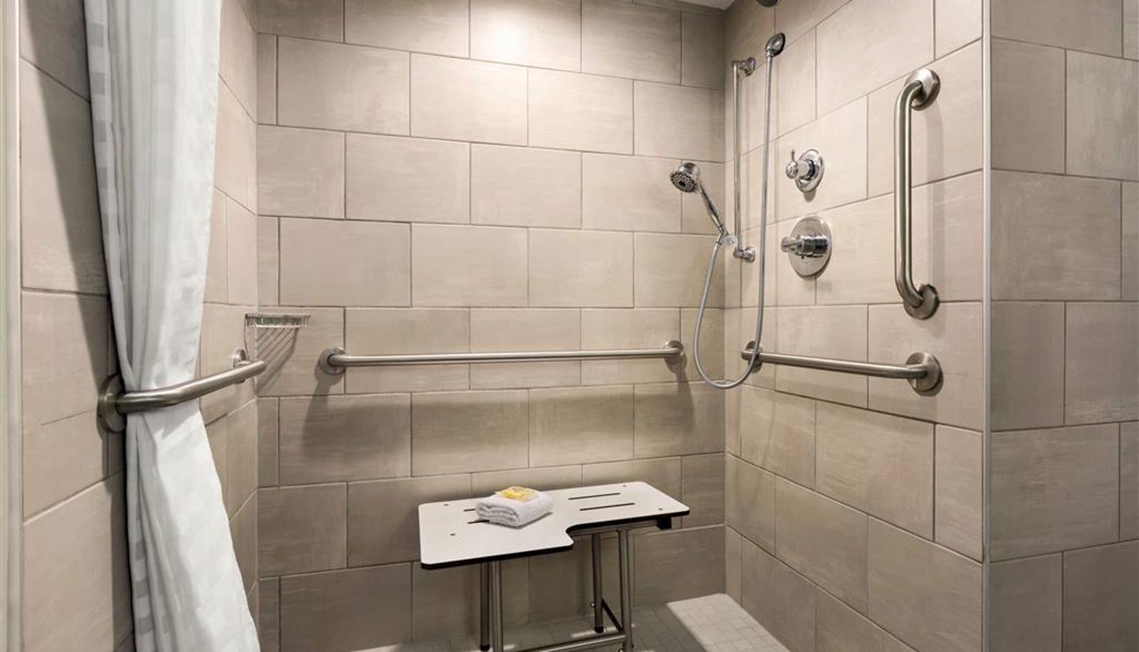 Zimmer - Wyndham Fort Smith City Center