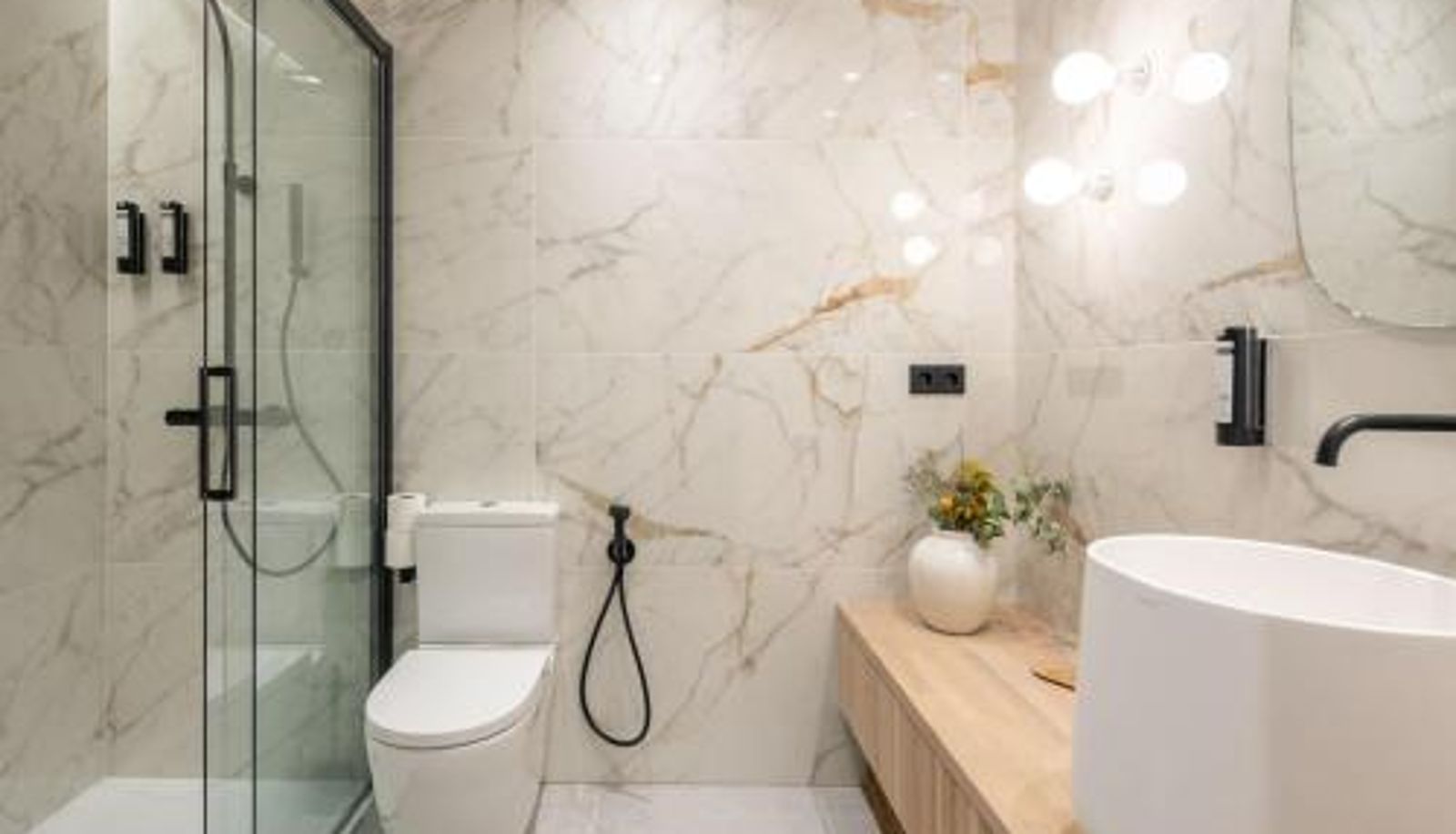 Badezimmer - NIREA HOTEL