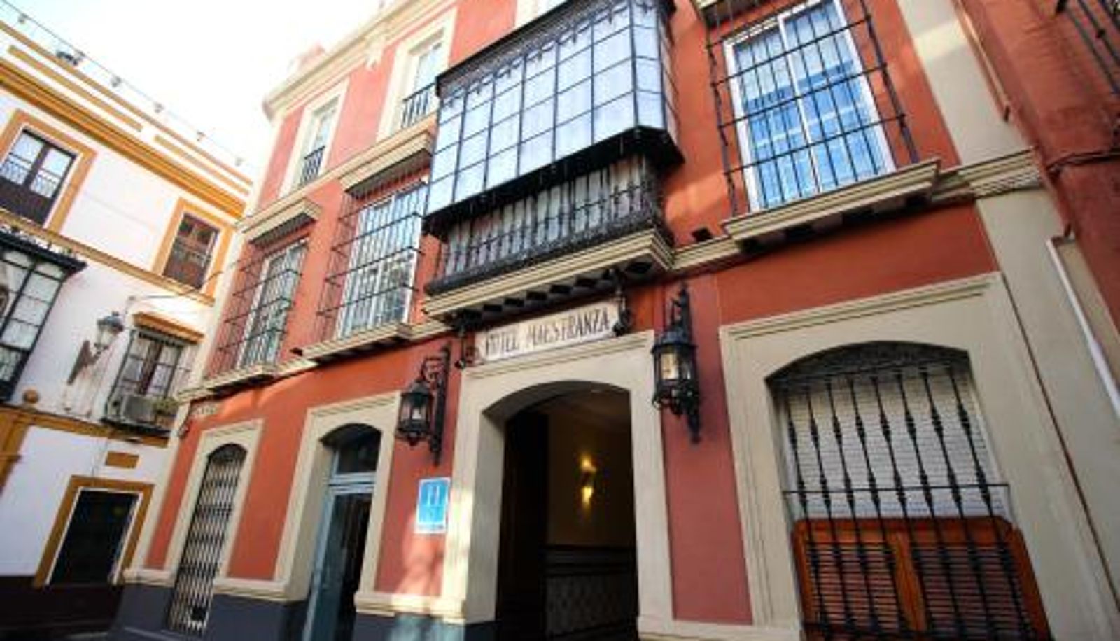 Zona exterior del hotel - Hotel Maestranza