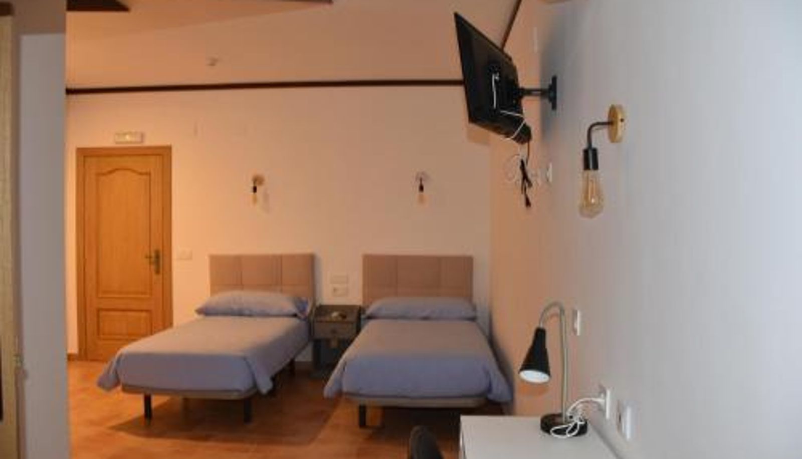 Info - HOTEL LOS CAÑAS
