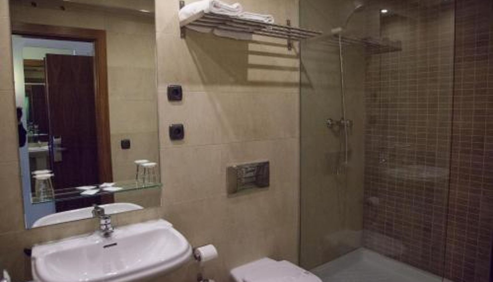 Info - Hotel Izelai