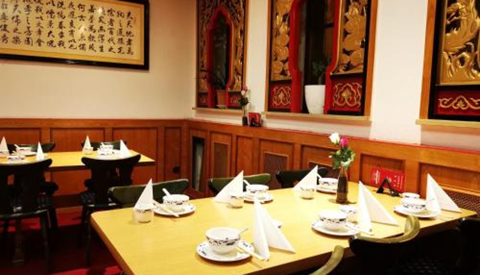 Ontbijtzaal in het restaurant - China Restaurant Hotel Lotus